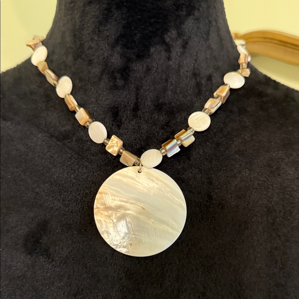 Vintage Mother of Pearl Shell Pendant Necklace with Beads